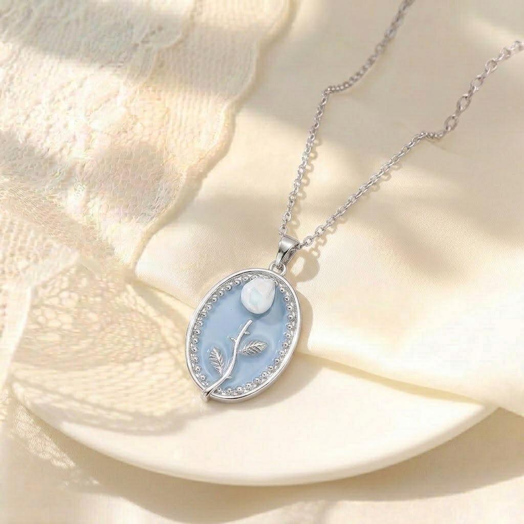 Titanium Steel Four-Leaf Clover Pendant Necklace - Luxurious Women's Clavicle Chain Accessory