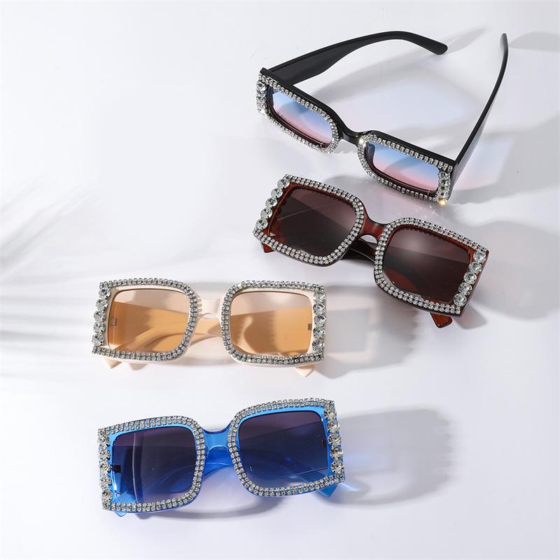 Latest Vintage Retro Square Sunglasses Women Luxurious Diamond Shades Plastic Frame UV400 Fashionable Men Gradient Sun Eyeglasses