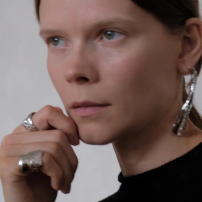 Minimalist Style Metal Hollow Water Drop Shape Ear Hook Women'S Unique Earrings Trendy Light Luxury High-End Temperament Versatile Earrings