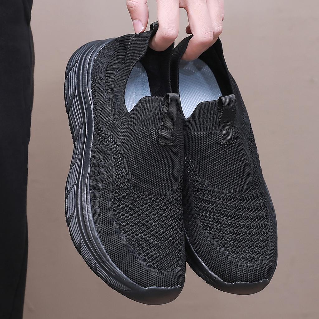 Breathable Men Casual Shoes Lightweight Outdoor Male Walking Shoes Anti-Slip Men'S Sneakers Slip On Flats Vulcanized Shoes