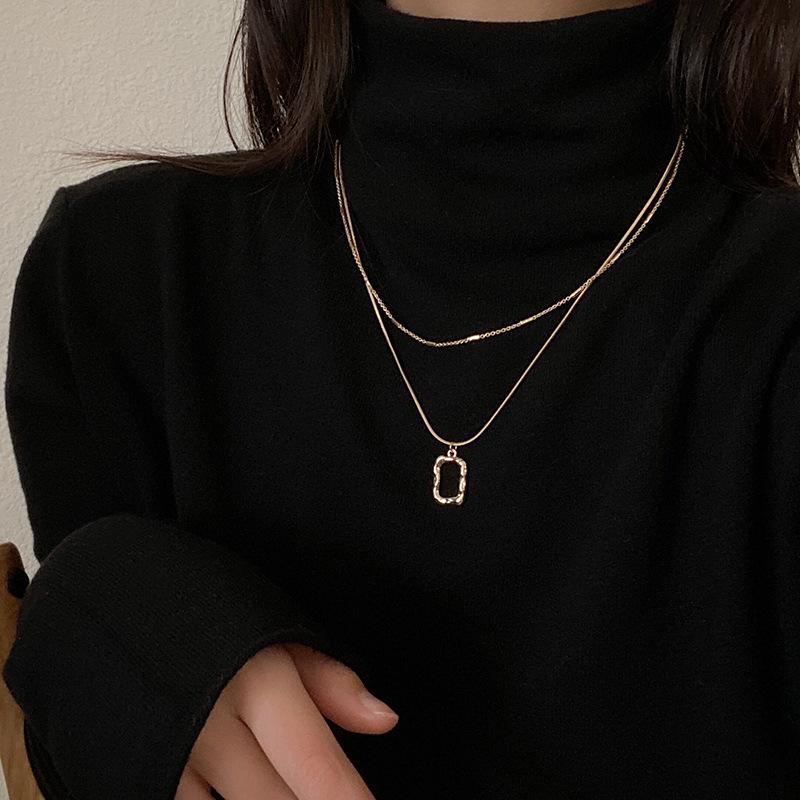 2024 Módní dámský lehký luxusní dlouhý dvouvrstvý náhrdelník - Perfektní podzimní a zimní svetr řetízek doplněk