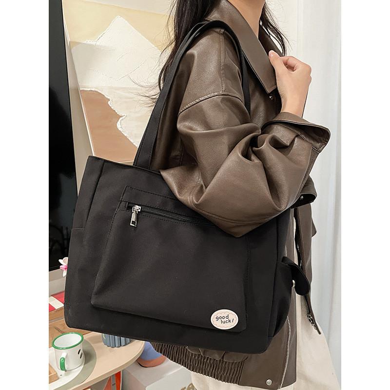 Large Capacity Nylon Tote Bag For Women 2023 New Fashionable And Simple Design