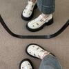Scarpe Romane con Zeppa Ragazza 2025 Nuove Primavera Estate Retro Forate Scarpe Muffin Vento Fatato Studente Aumento Altezza Sandali Baotou