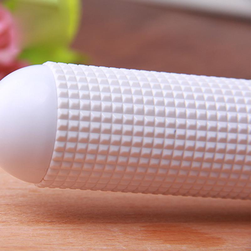 Embossed Dots Plastic Rolling Pin for Bread and Pastry