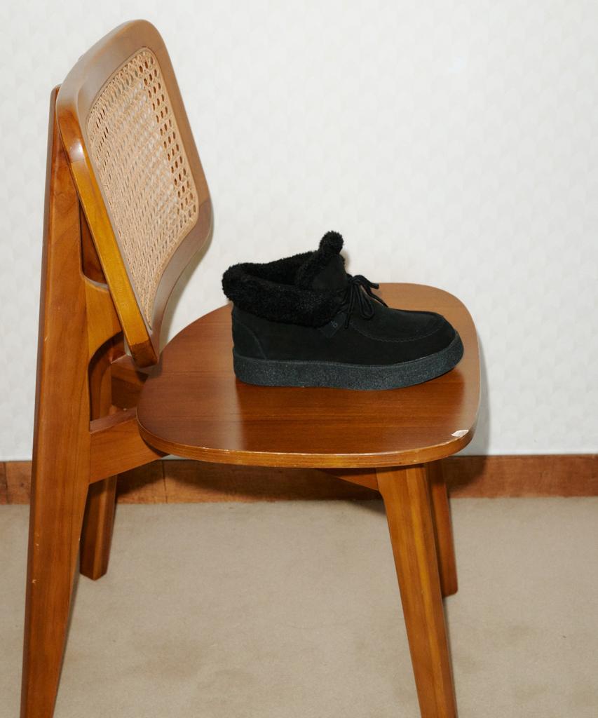 Khiho Lacero Shearing Fur Boots Black