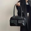 Retro Large Capacity Shoulder Bag for Women 2023 Autumn New Fashionable Commute Tote Bag Underarm Bag with Unique Design