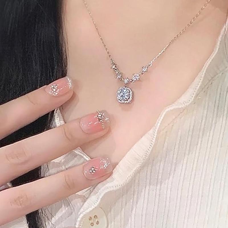 Sparkling Cushion Cut Zircon Pendant Necklace for Women, Elegant Halo Clavicle Chain, Dainty Silver Tone Wedding Jewelry Gift