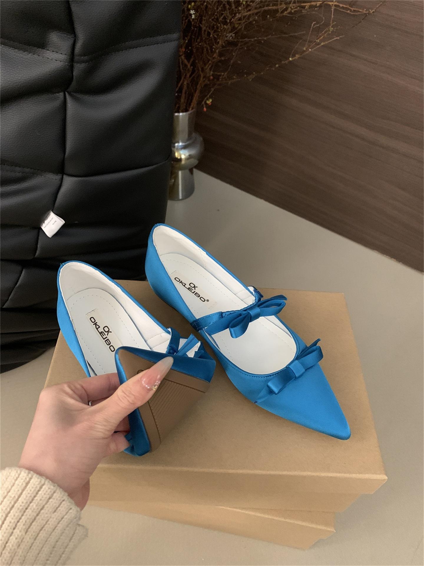 

Туфли-лодочки черные с острым носком на скрытой платформе, женская обувь 2025 осень новая, французский темперамент, ретро, вечерние туфли 39