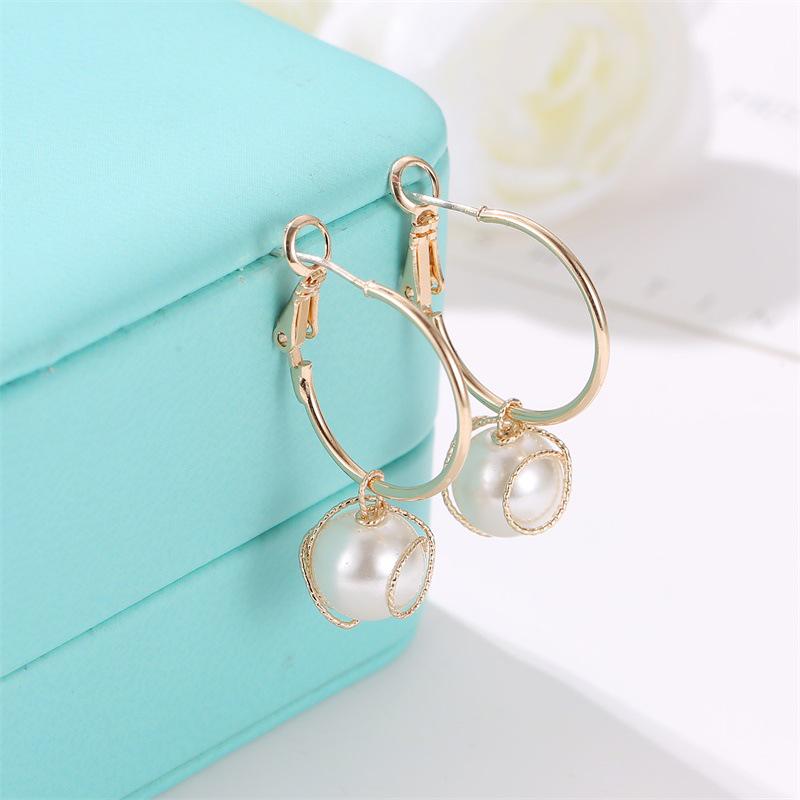 Personality Simple Earrings Retro Temperament Winding Ladies Earrings Fashion Ladies Accessories ARI