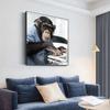 Maimuțele distractive lucrează serios la pictură pe pânză Postere și imprimeuri moderne de animale Imagini de artă de perete pentru decorarea casei de sufragerie