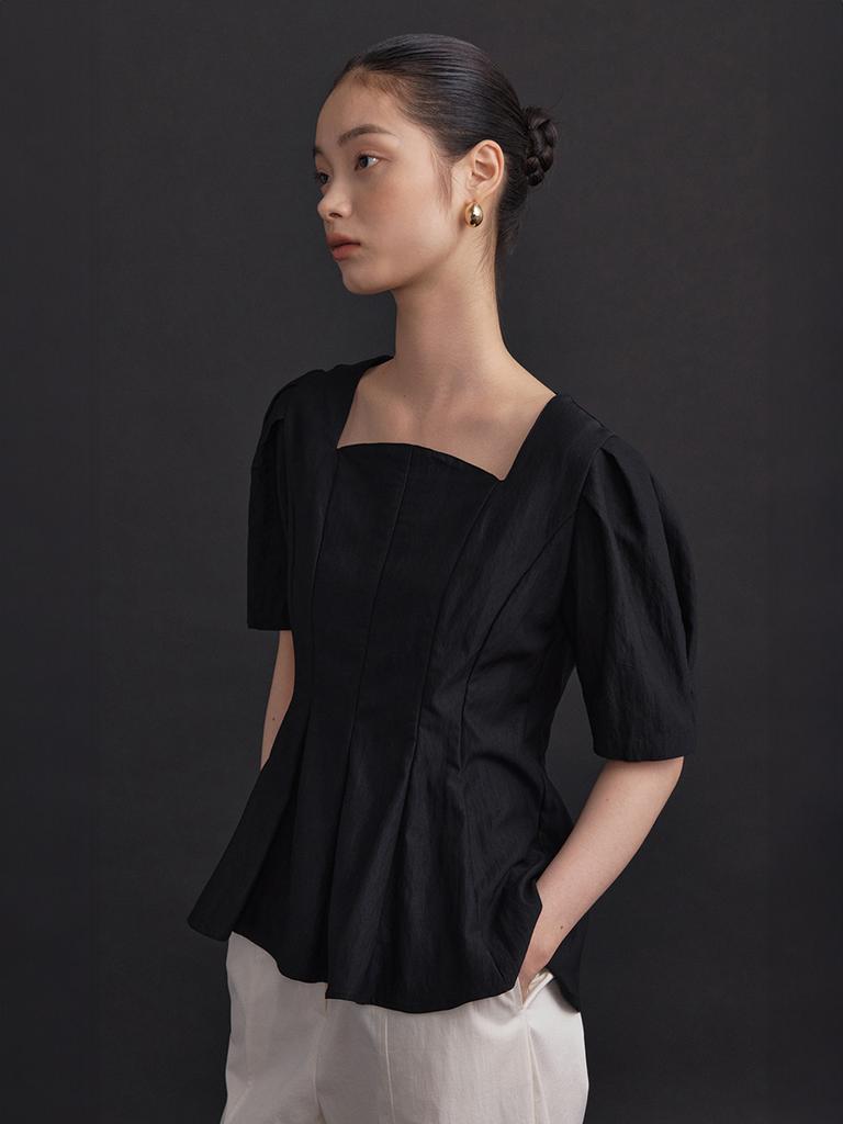 GANISONG Half Moon Neck Blouse_Black