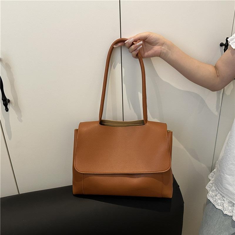 Large Capacity Bag Summer New Retro Briefcase Women's Niche Design Shoulder Crossbody Big Bag Tide
