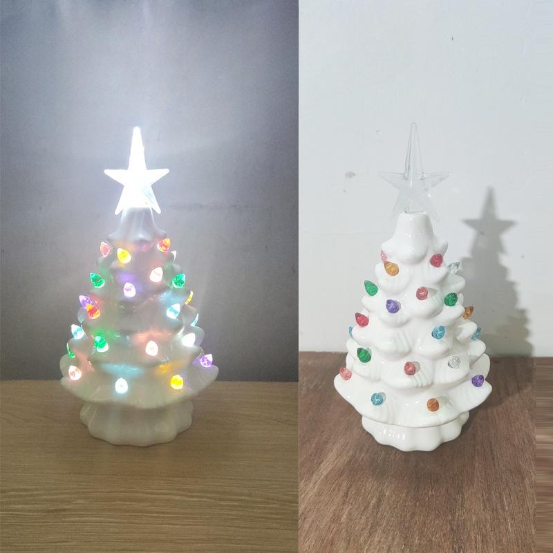 Fertige Keramik-Weihnachtsbäume Grenzüberschreitend Heiß verkaufte Weihnachtsbaum-LED-Ornamente Keramik-Schreibtisch-Weihnachtsdekorationen