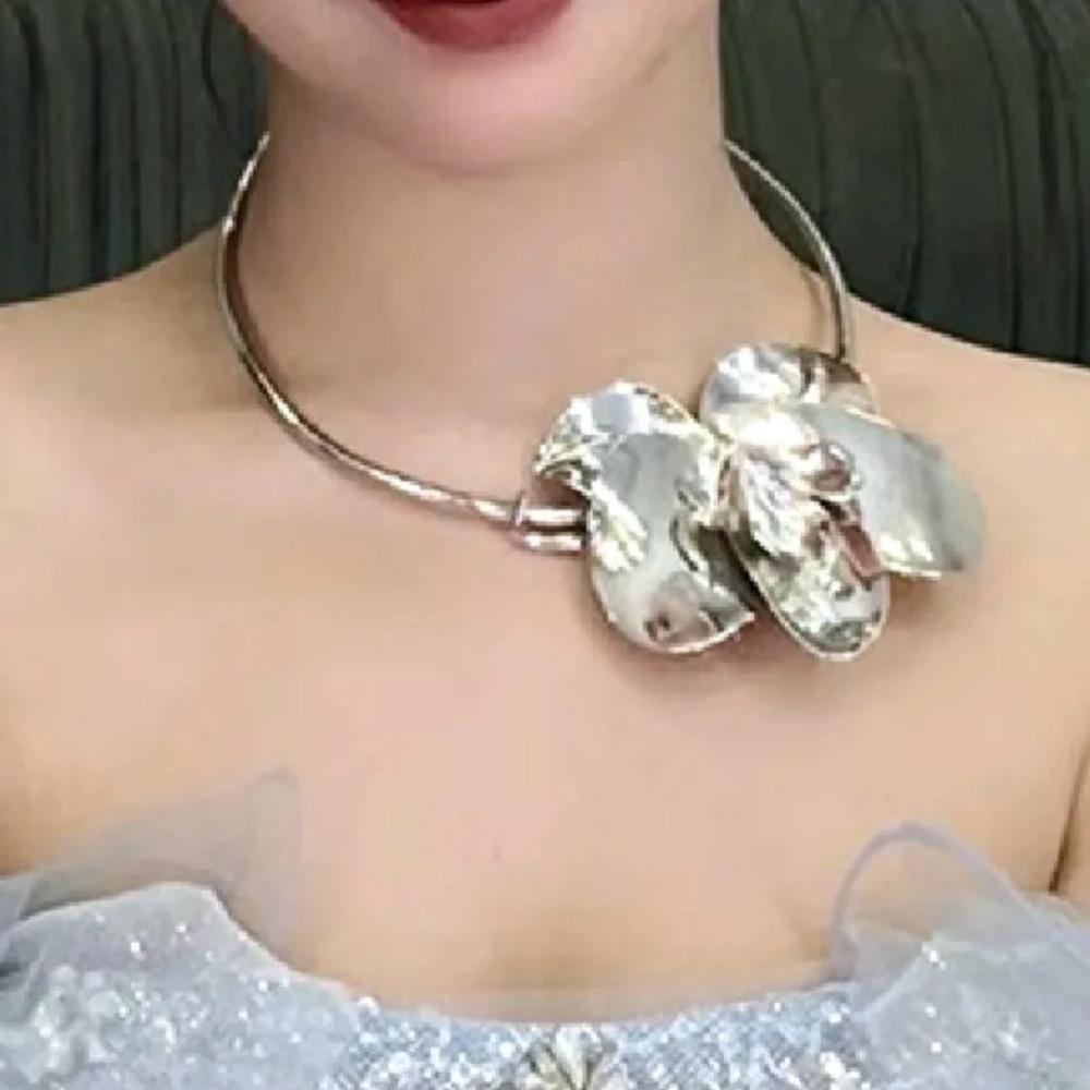 Bohemian 3D Flowers Necklaces Oversize Exaggerated Choker Large Metal Flower Necklace  Wedding