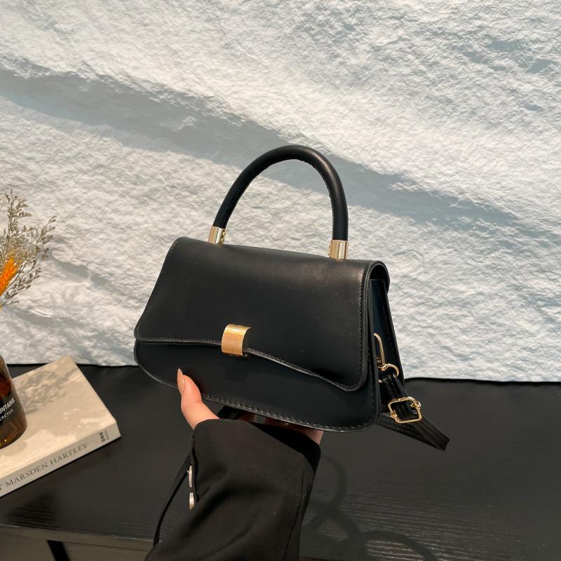 Women's Bag 2025 New Fashion Commuter Bag Versatile Shoulder Messenger Bag High-end Baguette Bag Niche Small Square Bag Women