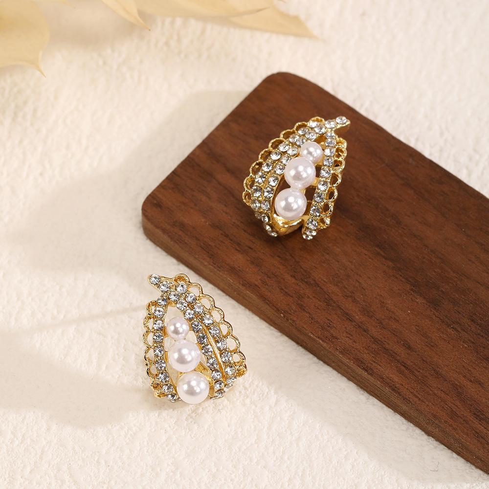 French Design Lace Skirt Pearl Stud Earrings Niche High-End Light Luxury Fashion Earrings Unique Personality Earrings