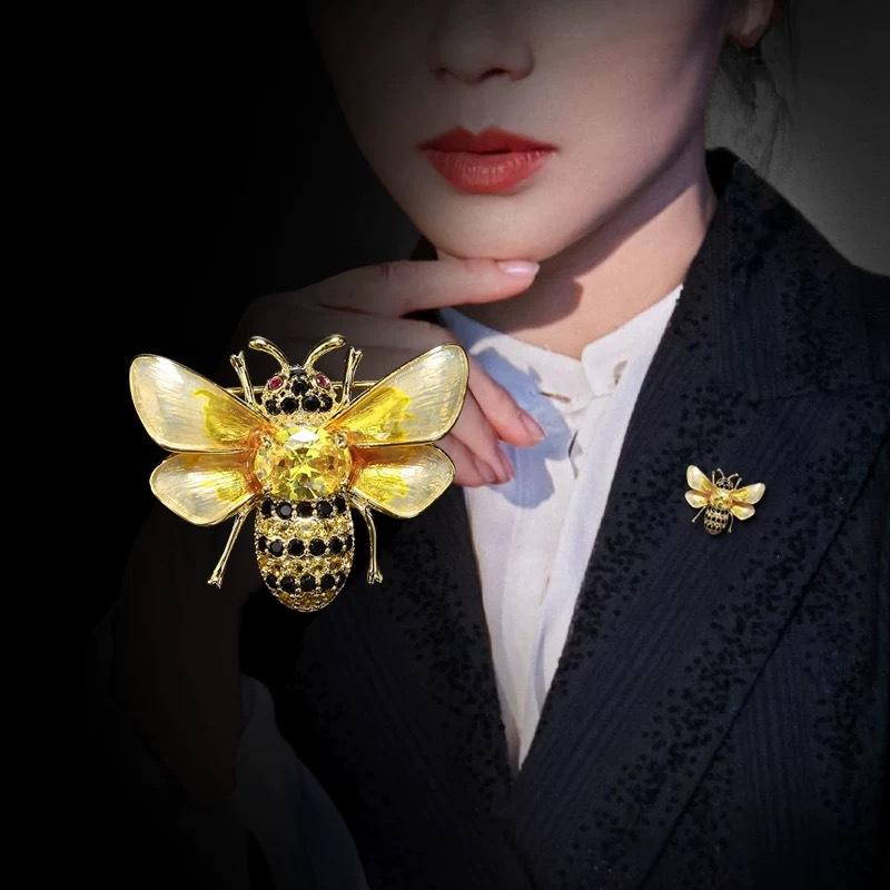 Roztomilá včelí brož