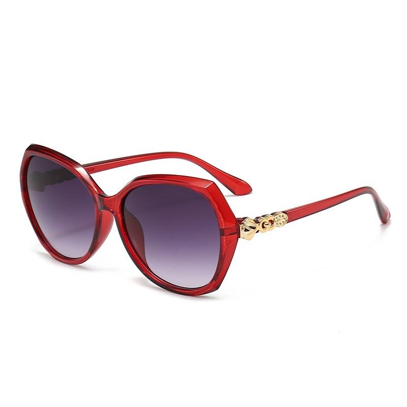 Non-polarized Elegant Large-frame Ladies' Sunnies, with Gradient Lenses and Decorated Temples. Perfect for Daily Sun Protection and Styling.