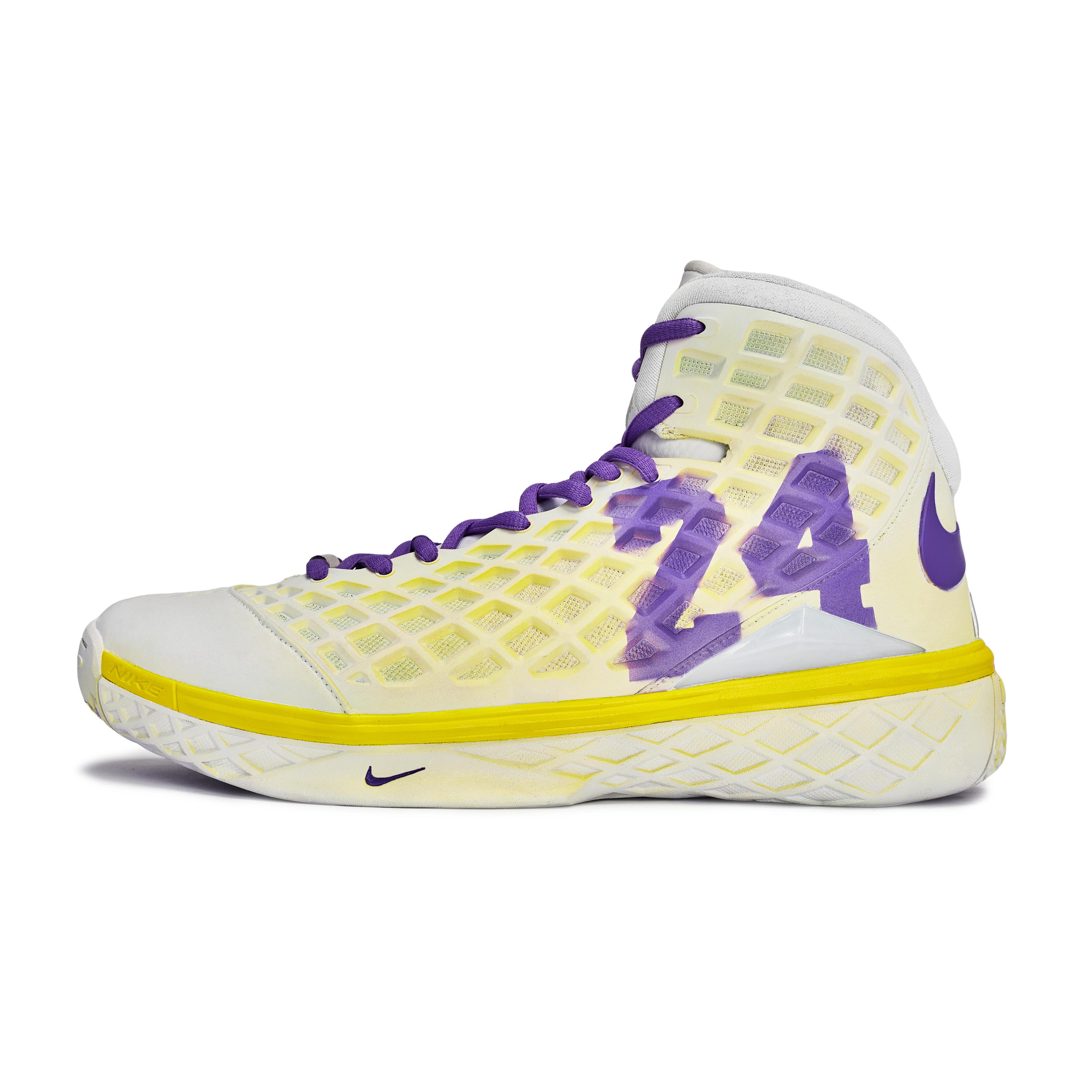 

Nike Zoom Kobe 3 811 Manufacturing, Mamba Heritage Cushioning High top Vintage Basketball Shoes Unisex HQ9153-100(Team80-) 44.5
