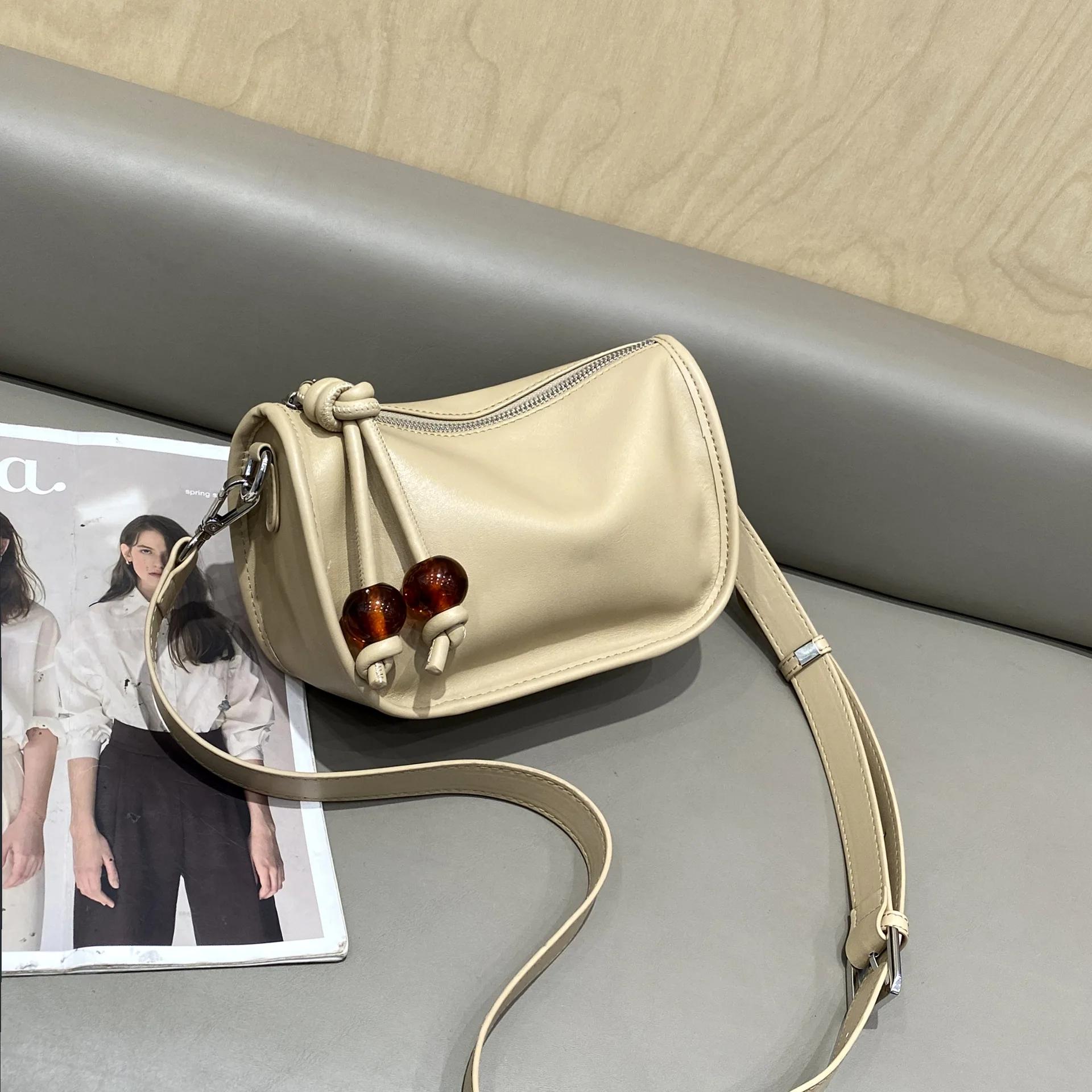 

Shoulder Crossbody Small Bag, Fashionable Ladies Lightweight Shell Phone Bag
