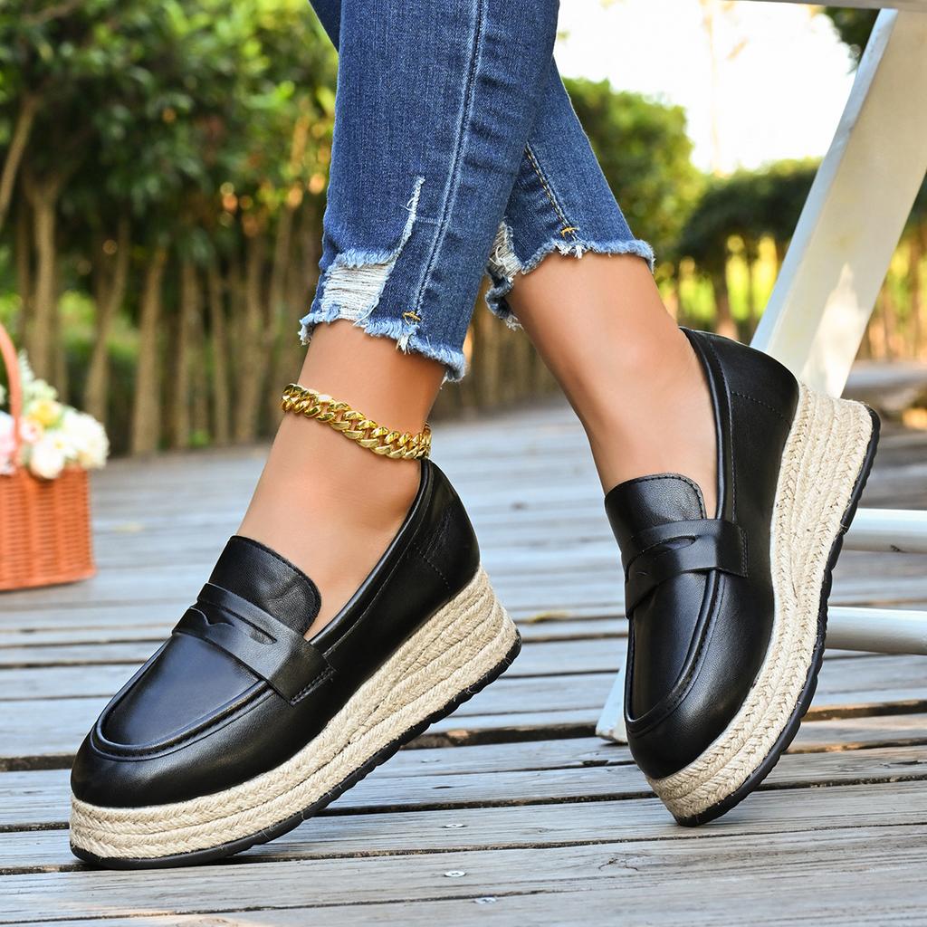 Fashionable and Sexy Slope Matching Shoes for Women Spring and Autumn New Round Toe Thick Soled Comfortable Casual Sports Shoes