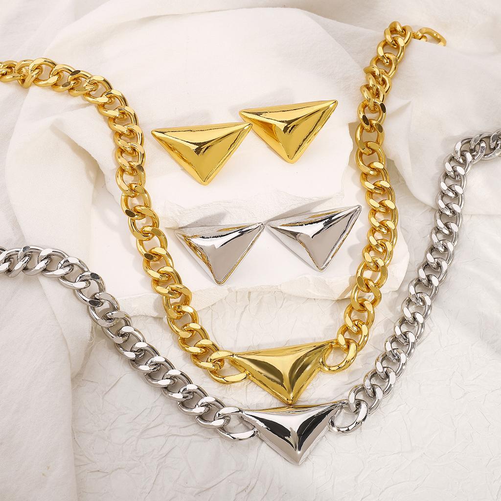 Exaggerated Three-dimensional Geometric Necklace Retro Style Classic Light Luxury Exquisite Versatile Earrings