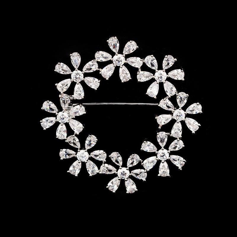 Bo Xin Yun Sweet Floral Wreath Cubic Zirconia Brooch - French Style Decorative Corsage for Women