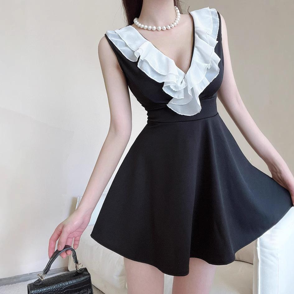 White dress, sexy sleeveless vest, small fresh skirt, summer dress, age-reducing and thin women's clothing
