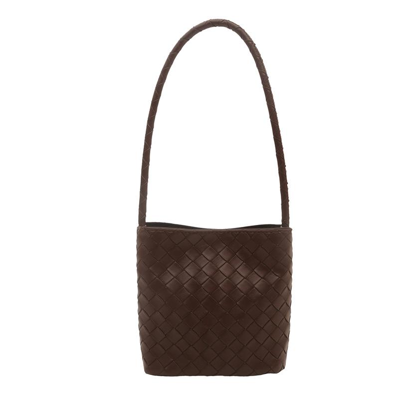 Tide bag women's new crossbody woven bucket bag simple casual shoulder bag commuter armpit bag