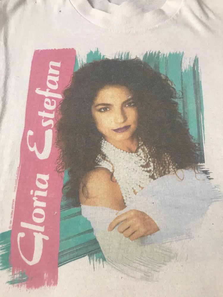 

Gloria Estefan Into The Light Tour Tshirt White Unisex All sizes Unisex T-Shirt XXL