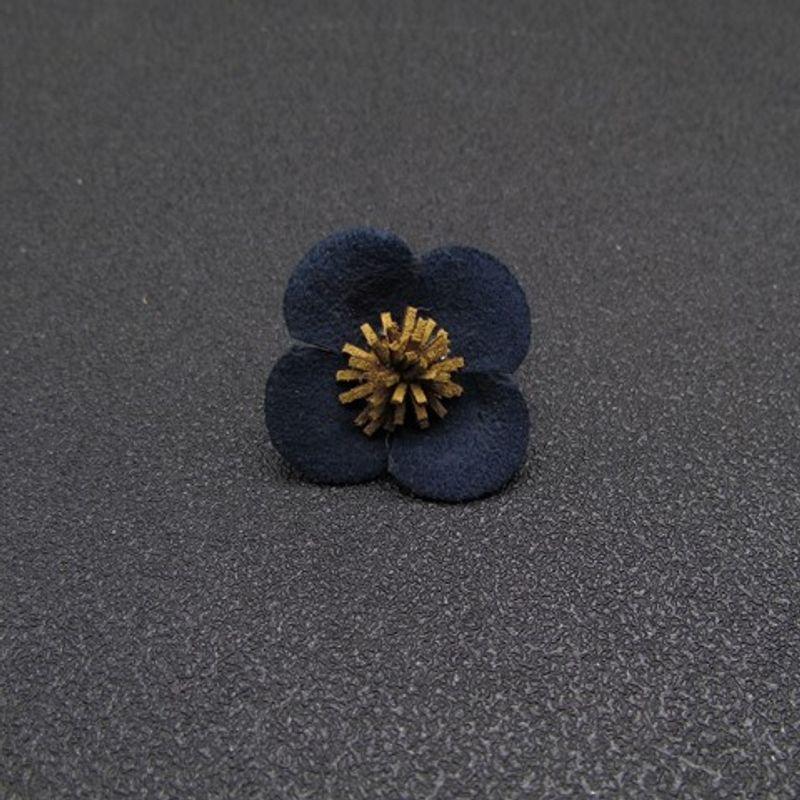 

Personalized Suit Minimalist Unique Shirt Brooch Little Flower Navy blue