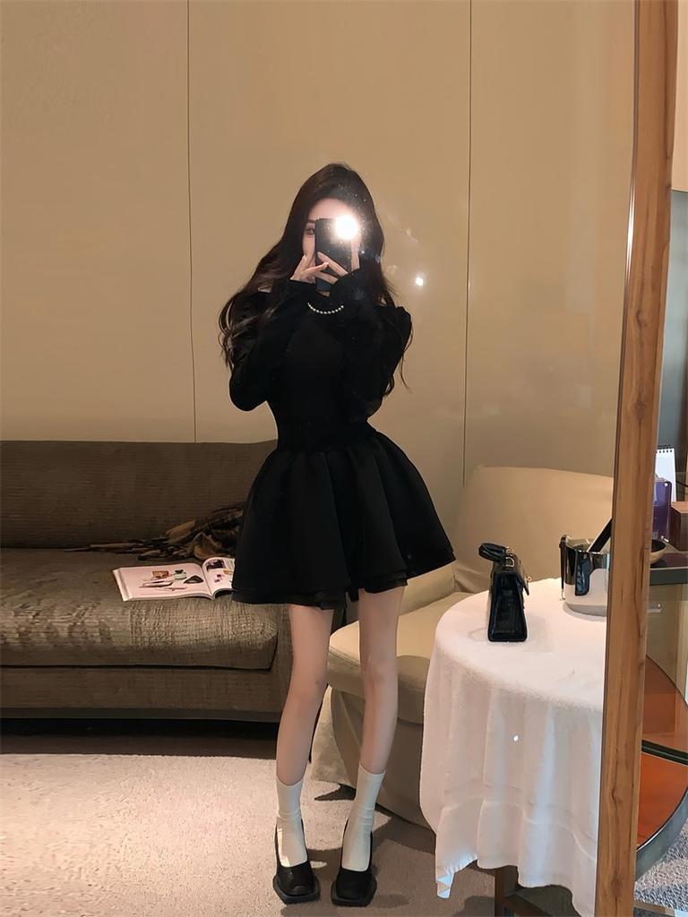 Black splicing pleated long-sleeved dress women's clothing winter waist semi-turtleneck tutu skirt temperament bottoming short skirt