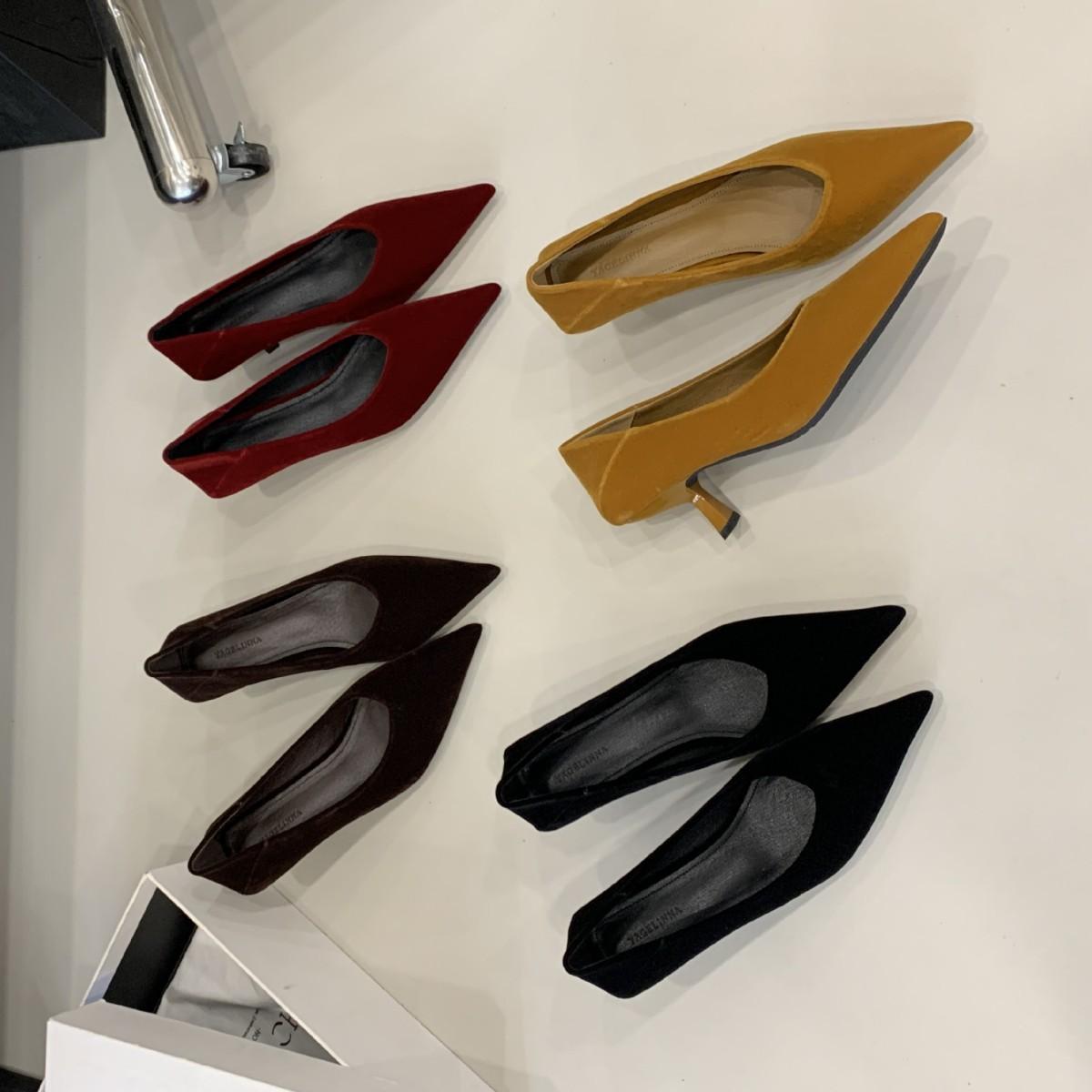 

2025 новые остроносые замшевые туфли-лодочки на шпильке с мелким вырезом, закрывающие стопу, для работы и повседневной носки, женские туфли 39 красный