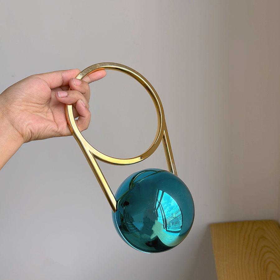 

Metal Locomotive Spherical Bag Acrylic Bag Ring Handbag Creative Personality Handbag павлин голубой