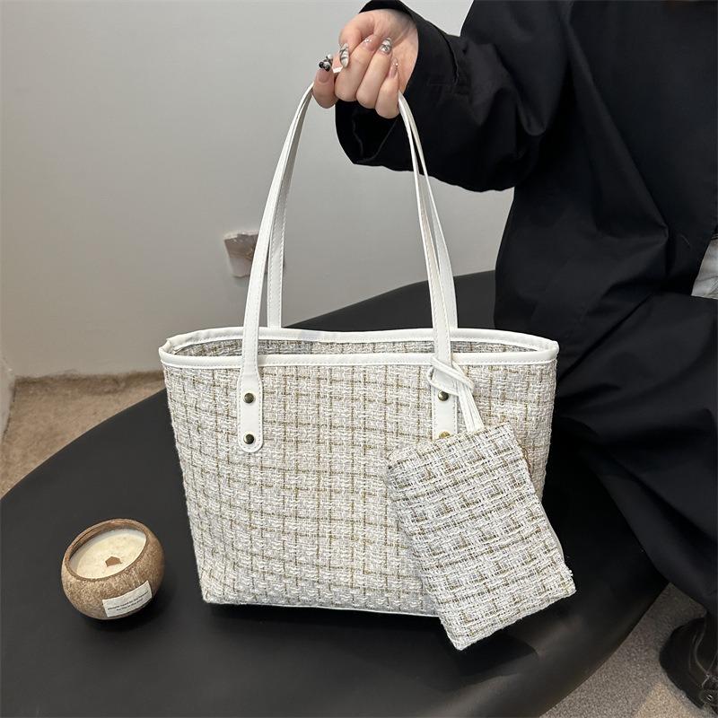 New Versatile Shoulder Bag Underarm Bag Women's Literary Large Capacity Plaid Temperament Fashion Women's Bag