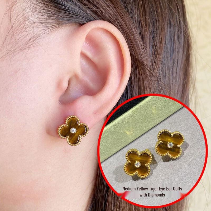 High-Version 18K Rose Gold Earrings: Four-Leaf Clover with White Mother-of-Pearl & Red Agate - Fashionable, Luxurious, INS Style.