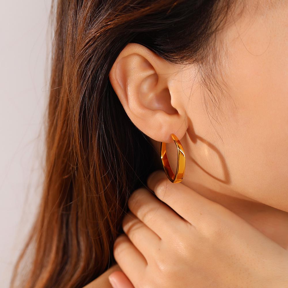 Luxury Irregular Twisted Gold Hoop Earrings for Women - Elegant and Versatile Design