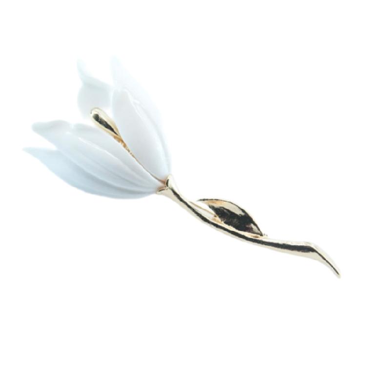 Sophisticated Magnolias Flower Brooch White Tulips Pin Decoration for Women’s Coats Backpack Hat Jewelry Accessories