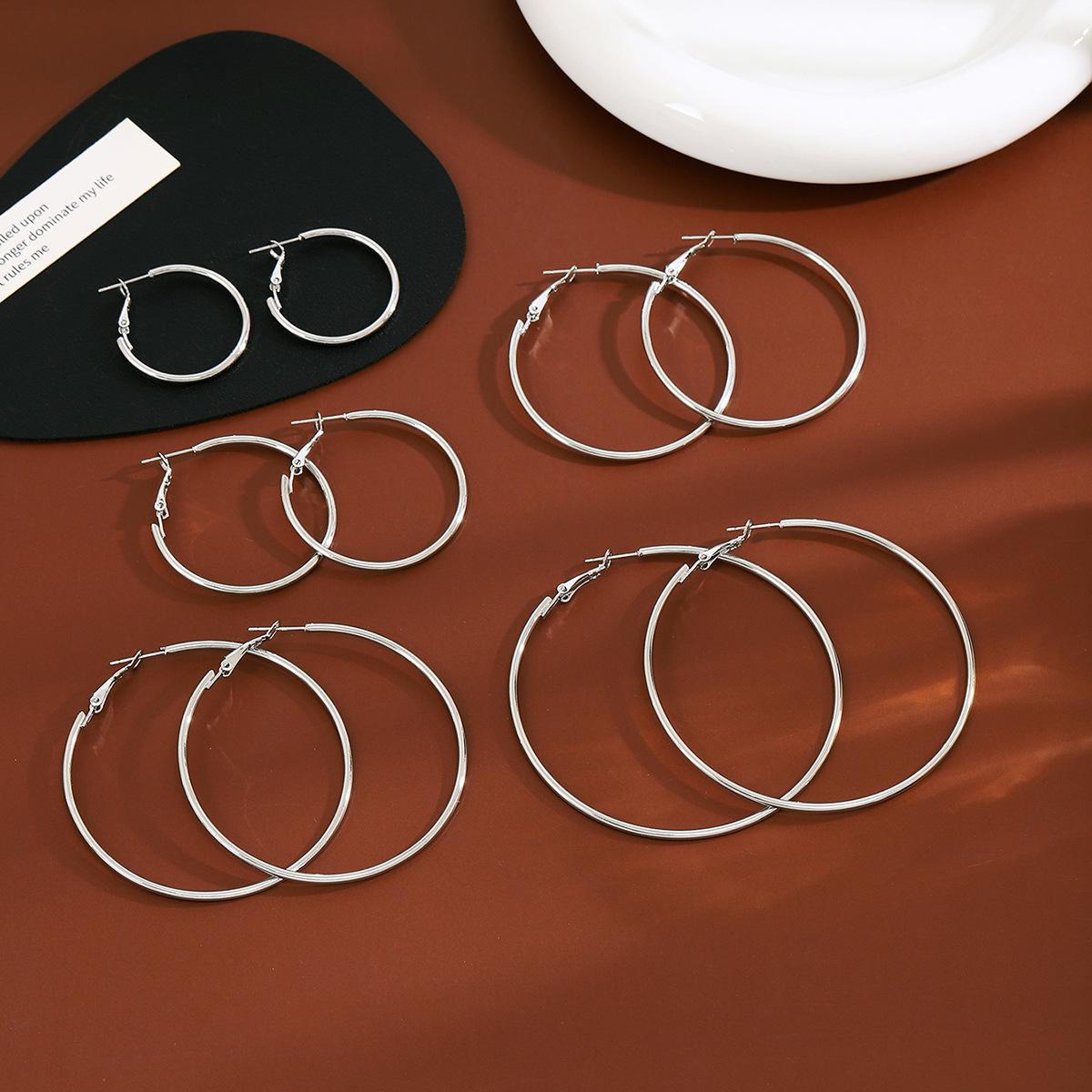

Minimalist Silver Needle Ear Cuffs: High-End, Simple Hoop Earrings for Women