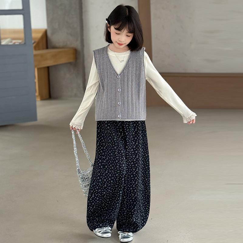 Girls' Autumn 2025 Fashionable Korean Style Three-Piece Set: Knitted Vest with Floral Pants for Older Kids