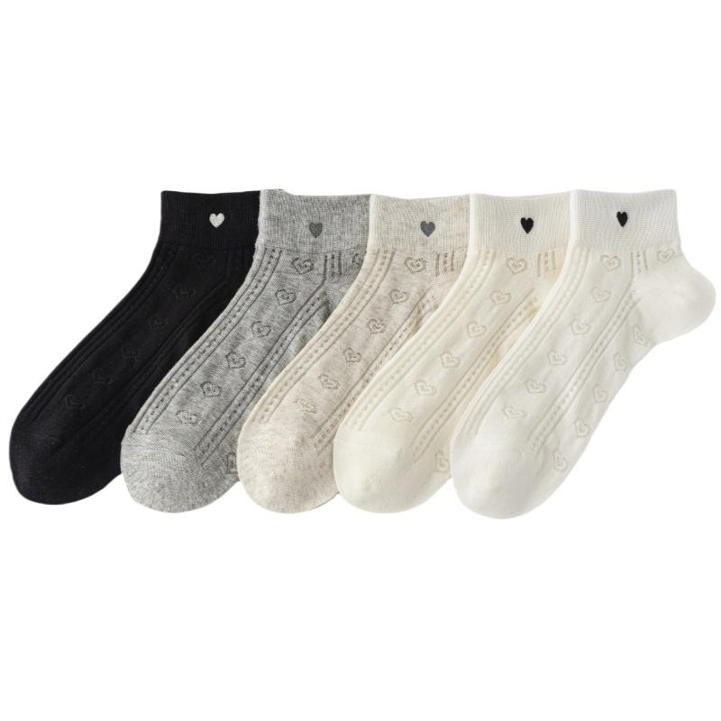 Women's Spring and Summer Thin Cotton Socks, Short Socks, Sweat-absorbing and Breathable Boneless Socks, Mesh Heart-shaped Embroidered Socks