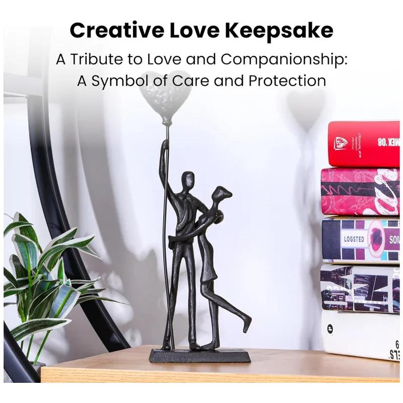 

Romantic Couple Iron Sculpture, Handcrafted Modern Love Statue, Home Decor for Living Room Bedroom, Anniversary Wedding Gift світло-сірого кольору