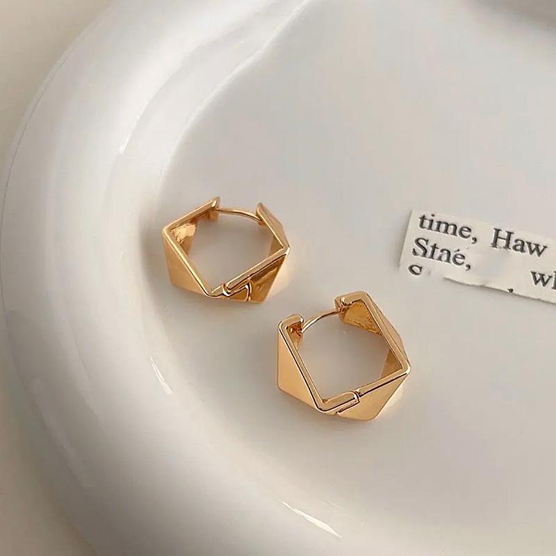 Cubic Rhombus Irregular Design Earrings Ear Buckle Type Earrings Cold Wind Niche Light Luxury Senior Sense of Elegant Accessories Classic Jewelry