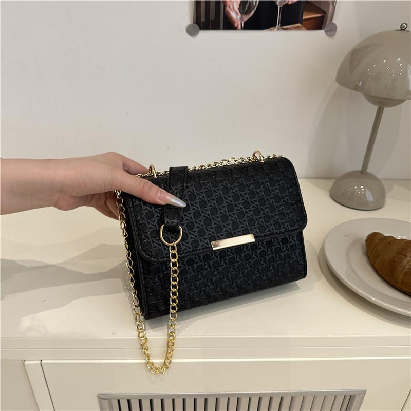 

Нишевая повседневная новая осенняя трендовая сумка через плечо женская цепочка текстура темперамент продвинутая универсальная и красивая сумка-мессенджер чёрный