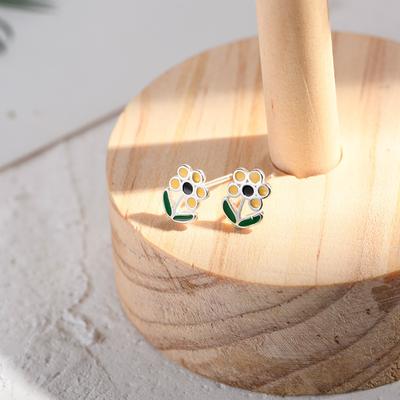 Blume Stud Ohrringe Weibliche Koreanische Version Kleine Frische Literarische Gelbe Blume Tropfen Kleber Ohrringe Einfache Koreanische Version Nischen Design Schmuck