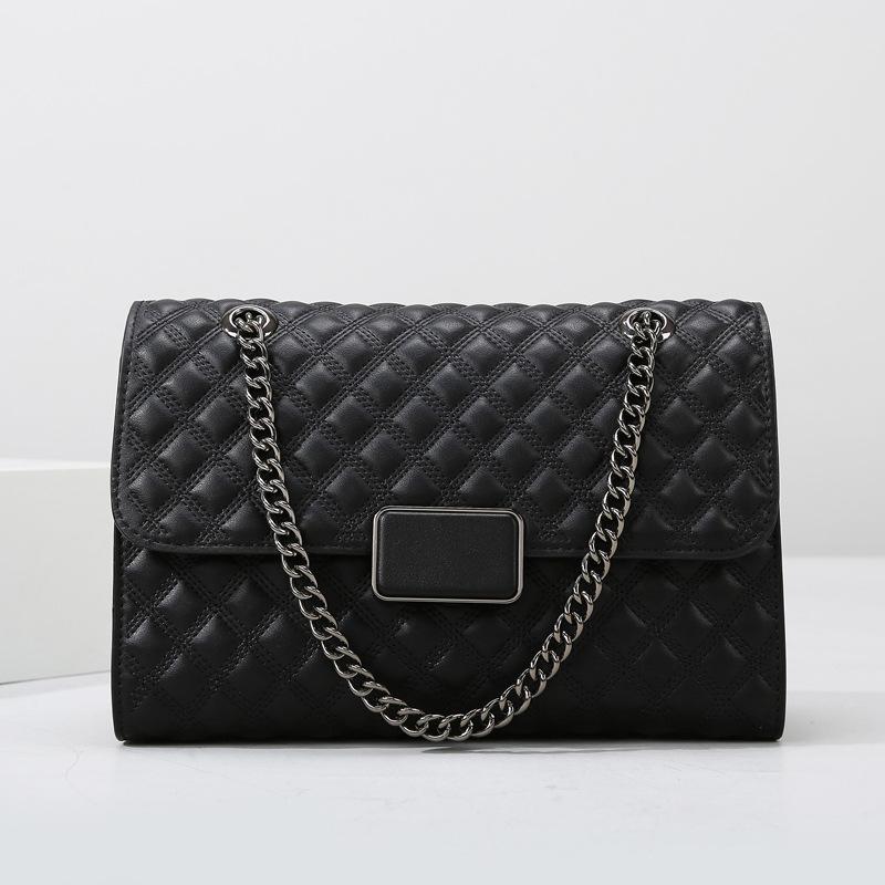 

Shoulder bag Women s bag Premium chain Small square bag Fashion versatile messenger bag Large capacity commuter women s bag чёрный