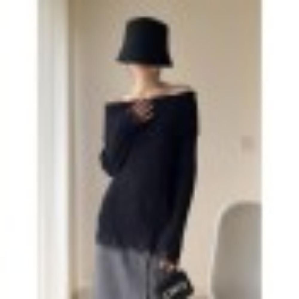 

Стильный трикотажный топ с одним плечом и рваными деталями, с длинным рукавом, для женщин, в непринужденном и молодежном осеннем стиле one size чёрный