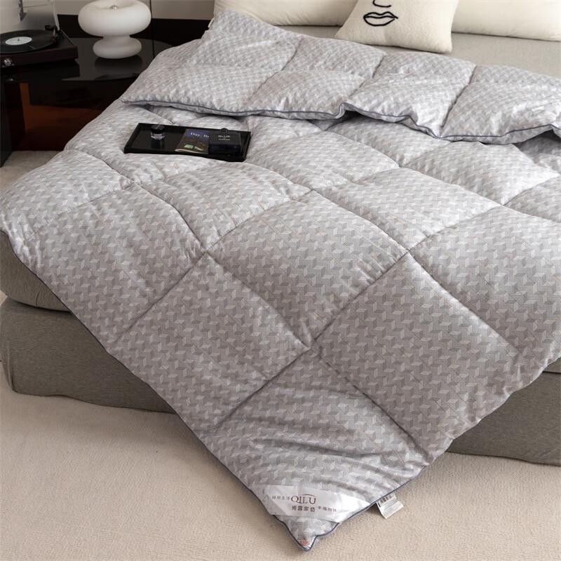 Qilu European Style All-Season Fiber Quilt