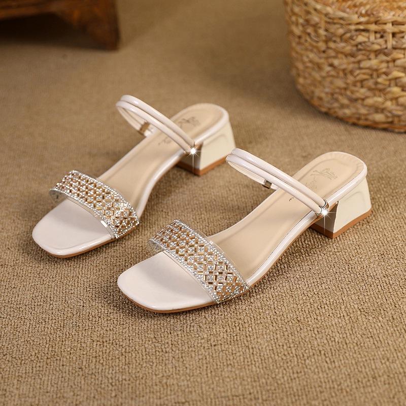 

Korean version of cool slippers women s summer wear thick heel fashion rhinestone two wear sandals 2025 new temperament middle heel one-word drag 39 бежевый