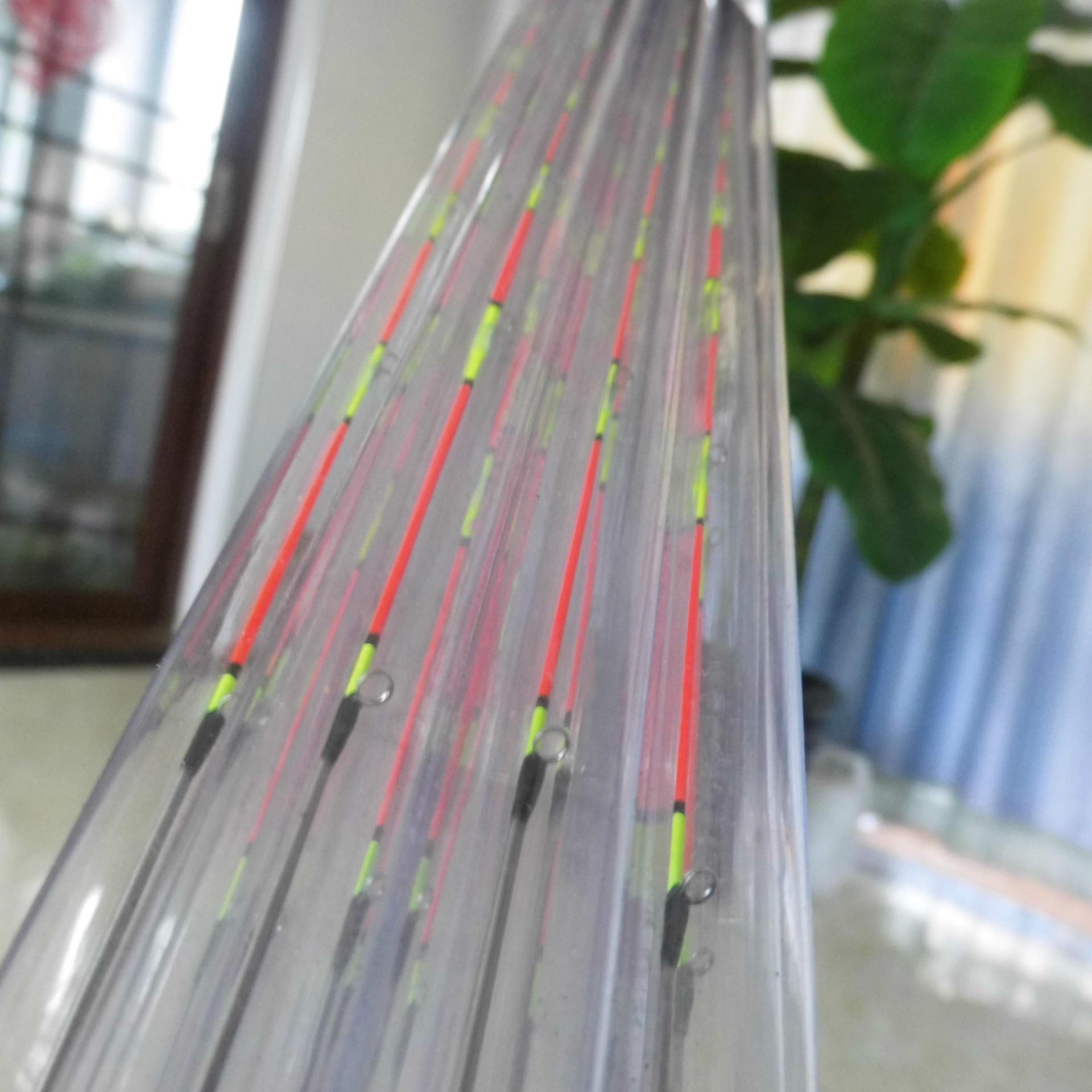 

Удилище из титанового сплава с хвостовой частью и гибким кончиком для лучшего контроля All titanium, 45 cm